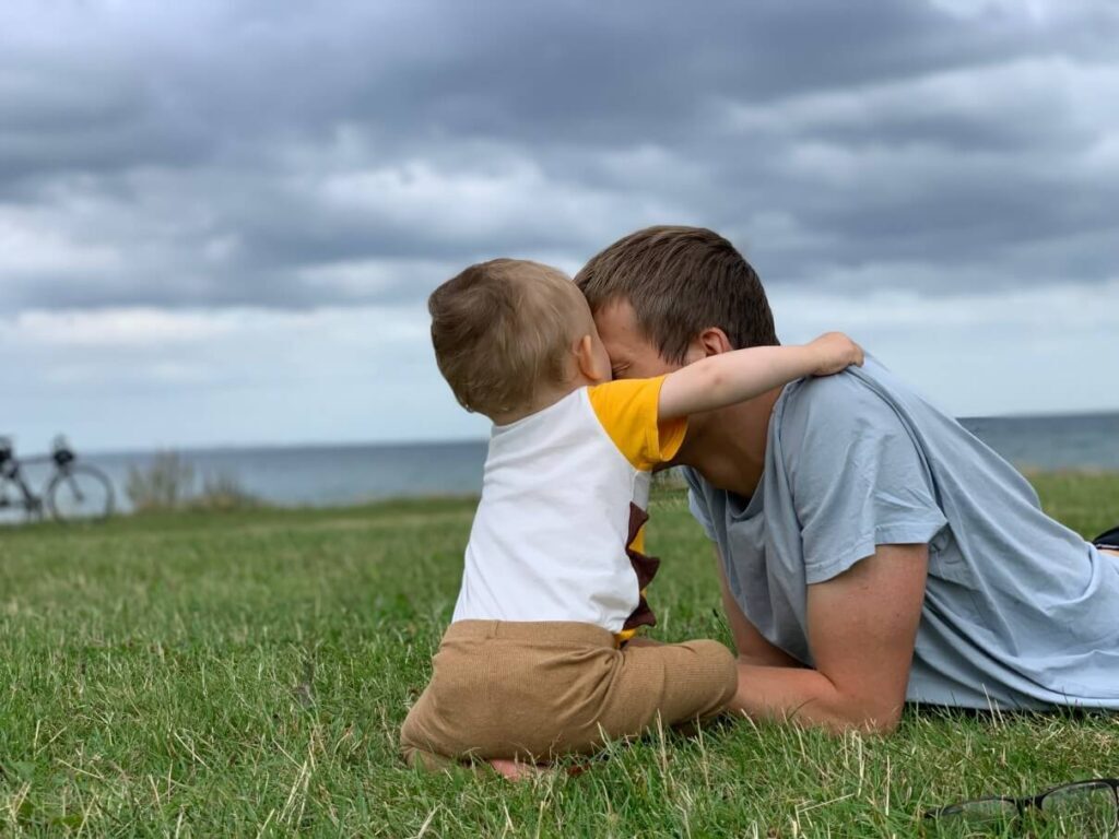 Minimalist Family Blueprint: From Declutter to Delight – Minimal Angle Minimalist Family Blueprint: From Declutter to Delight – Minimal Angle