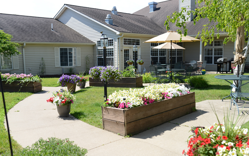 A Few Ideas to Make Minimalist Garden - TheGardenGranny